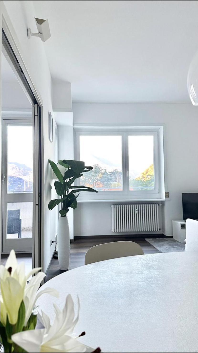 Luxury Apartment With View Como Eksteriør bilde